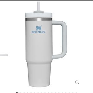 NWT STANLEY QUENCHER H2.0
FLOWSTATE™ TUMBLER
FOG COLOR - 40 OZ